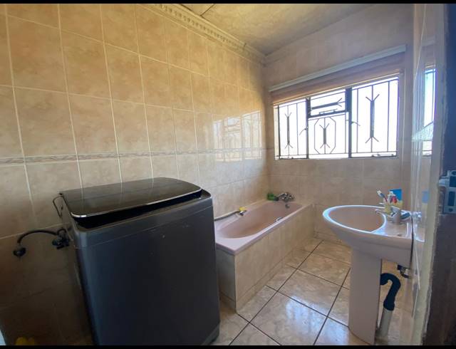 4 BEDROOM HOUSE FOR SALE IN STEEL PARK